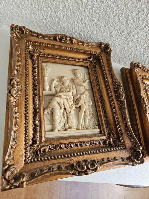 Biggs & Sons London - Reliëf, Greek muses. - 28 cm - Albast,, Antiek en Kunst, Curiosa en Brocante