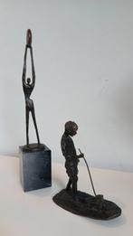 Beeldje - Spelend Kind (2) - Brons, Marmer