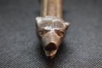 Oud-Romeins Brons Oud Romeins Patera handvat met wolf