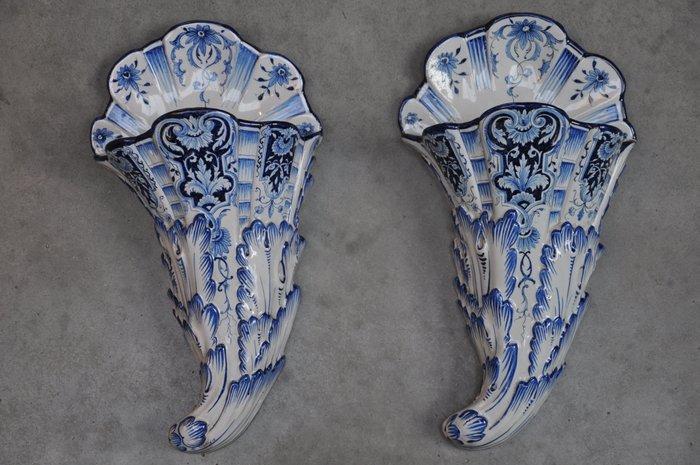 Faïencerie de Toul-Bellevue - Vaas (2) - wand bloemenhouders, Antiek en Kunst, Antiek | Glaswerk en Kristal