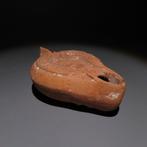 Laat-Romeins / Vroeg-Byzantijns Terracotta Oliekaars. 4e-6e