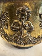 Bloempot - atieke messing bloempot met leeuwenkoppen en, Antiek en Kunst