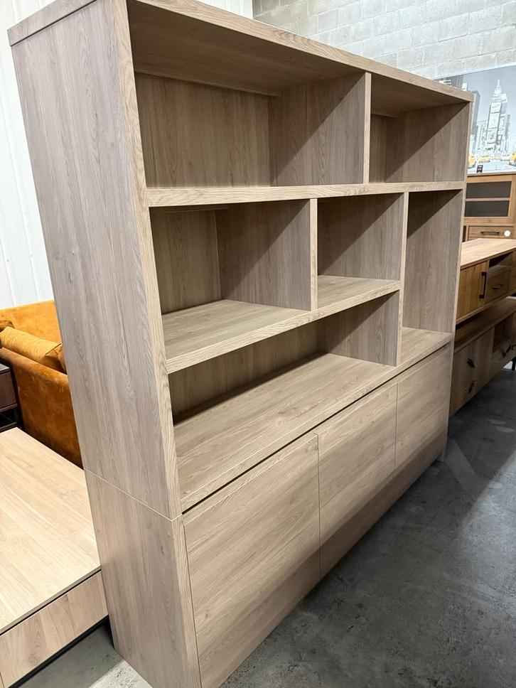 Lombarda buffetkast, kleur misty oak (nieuw outlet), Huis en Inrichting, Kasten | Buffetkasten, Nieuw, Met deur(en), Overige materialen