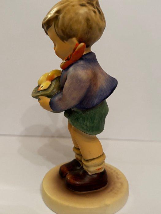 Goebel, Hummel - Beeldje - Aus Nachbars Garten Gift from a, Antiek en Kunst, Curiosa en Brocante