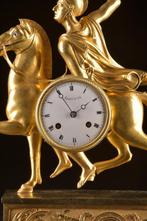Tafelklok - Thomire & Cie, circa 1815 Empire Verguld bronze