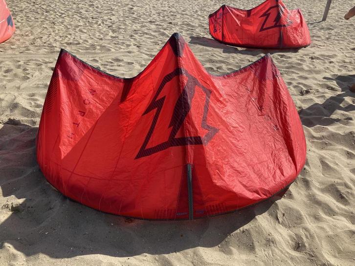 2023 North Reach 5 Red Kite, Watersport en Boten, Kitesurfen, Kite, Gebruikt, 5 m²