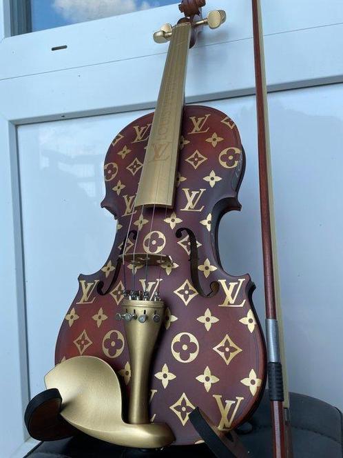 J.Reinhardt - Louis Vuitton Violin - Vintage Brown & Gold, Antiek en Kunst, Kunst | Schilderijen | Modern