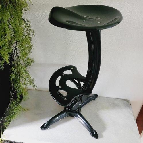 Dulton Co. Ltd - Yasuaki Sasamoto - Kruk - Lotus, Space -, Antiek en Kunst, Antiek | Meubels | Stoelen en Sofa's