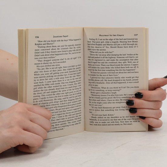 Halfway to the Grave 9780061245084 Jeaniene Frost, Boeken, Taal | Engels, Zo goed als nieuw, Verzenden