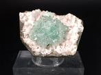 Groene apophylliet op Stilbiet Kristallen op matrix -, Collections, Minéraux & Fossiles