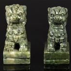 Paire de lions gardiens chinois en jade vert – sculptés à la