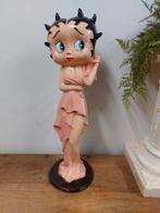 Beeld, 77 cm high beautiful statue Betty Boop pinkdress - 77