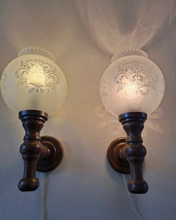 Lampe murale (2) - Opaline, Abat-jours en verre gravé, Chêne, Antiquités & Art, Curiosités & Brocante