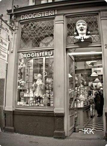 Beeld, - Grote unieke zeldzame Apotheek Gaper - Holland