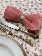 Tafelkleed voor grote tafels. Bloemige, landelijke elegantie