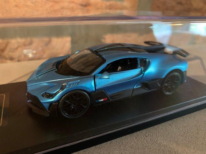 Divers 1:43 - Modelauto (3) - 2018/2021 Bugatti Divo - 2019, Hobby en Vrije tijd, Modelauto's | 1:5 tot 1:12