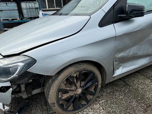 Spatbord links Mercedes B-klasse w246 Zilver, Auto-onderdelen, Carrosserie, Gebruikt, 3 maanden garantie, Mercedes-Benz, Ophalen of Verzenden