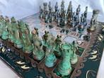 Jeu déchecs - Jeu réalisé à la main en bronze vieillie de, Antiek en Kunst