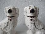 Staffordshire - Beeld, 2 Oude Staffordchire hondjes - 23 cm