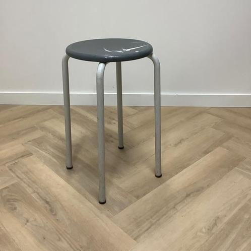 Tweedehands Eromes schoolkruk, zithoogte 57cm, licht  grijs,, Huis en Inrichting, Barkrukken, Gebruikt