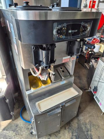 Veiling Taylor C606-58 combi softijs- en milkshakemachine beschikbaar voor biedingen