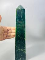 Jade - Toren - enorme obelisk - natuurlijk steen - intens