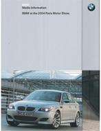 2004 BMW PARIJS HARDCOVER PERSMAP ENGELS, Livres, Autos | Brochures & Magazines, Ophalen of Verzenden