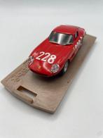 Model Box 1:43 - Voiture de course miniature (2) - Ferrari