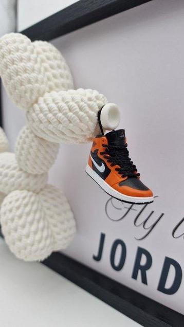 Barblo - Lijst- Ballonhond X Mini Sneakers AJ1 Air Jordan 1