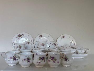 Koffieservies (33) - Porselein - Rosina Queens Violet set