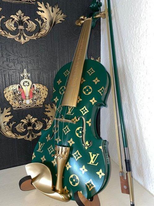 J.Reinhardt - Louis Vuitton Violin - Emerald & Gold, Antiek en Kunst, Kunst | Schilderijen | Modern