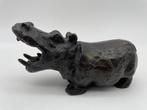 D. M. 95 - sculptuur, De brullende Nijlpaard - 7 cm -