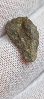 Ensemble de 3 météorites classées : carbonées (CK3),