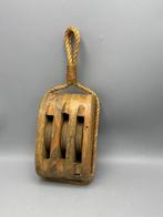 Decoratieve houten scheepskatrol - Werkgereedschap