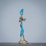 Beeldje - Bronzen beeld van een boeklezende vrouw - Brons