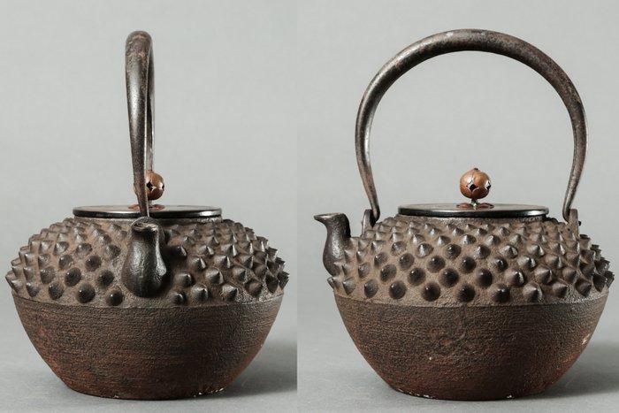 Bouilloire à thé - Bouilloire en fonte () - motif grêle, Antiek en Kunst, Antiek | Overige Antiek