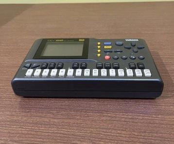 Yamaha - QY22 - Boîte à rythmes - Japon - 1995