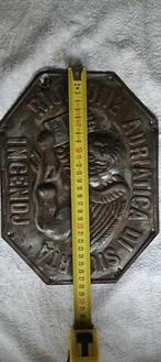 Marque d’assurance-incendie en étain repoussé pour la, Antiek en Kunst