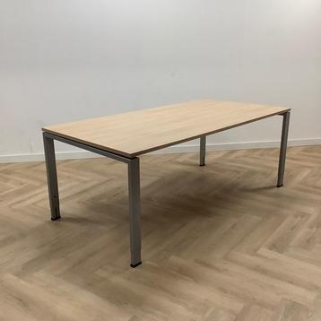 Tweedehands Vario verstelbaar bureau / tafel, (bxd) 200x100, Huis en Inrichting, In hoogte verstelbaar, Gebruikt, Bureau