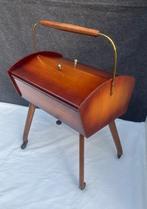 Naaidoos - Hout, Antiek en Kunst