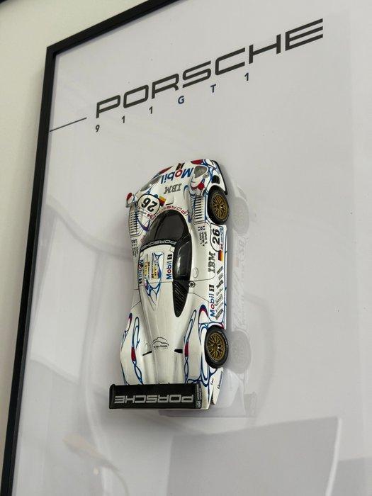 Ingelijste auto - Porsche - 911 GT1, Hobby en Vrije tijd, Modelauto's | 1:5 tot 1:12