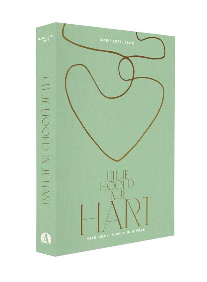 Uit je hoofd in je hart 9789082687088 Marie-Lotte Esser, Boeken, Esoterie en Spiritualiteit, Zo goed als nieuw, Verzenden