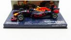Minichamps 1:43 - Voiture miniature - Red Bull Racing Tag
