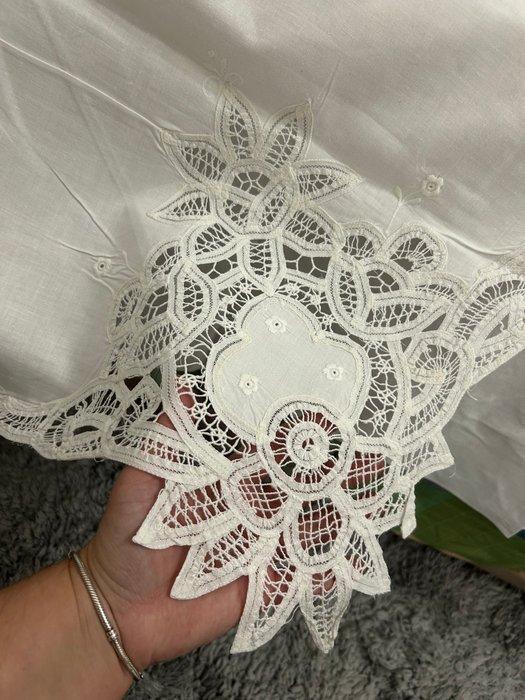 Lenzuola matrimoniale in puro lino fon ricamo a mano - Laken, Antiek en Kunst, Antiek | Tapijten, Tafelkleden en Textiel