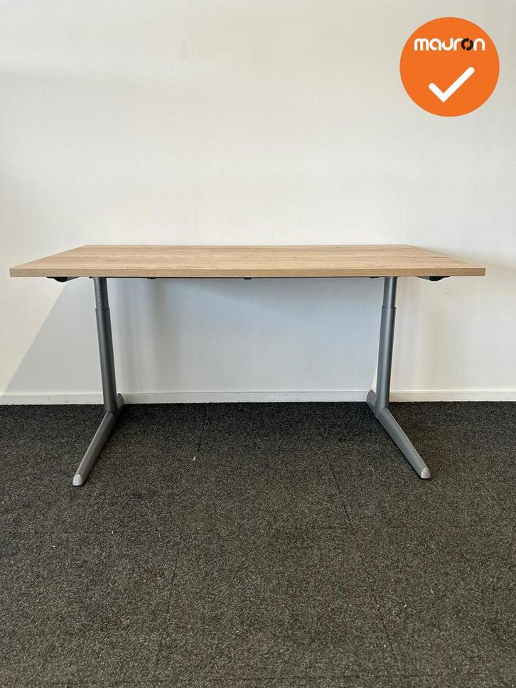 Ahrend 500 - Handmatig verstelbaar bureau - 140x80cm - tweed, Zakelijke goederen, Kantoor en Winkelinrichting | Kantoormeubilair en Inrichting