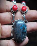 Geen reserveprijs Prachtige azuriet- en koraalketting,, Verzamelen