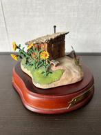 WDCC Enchanted Places Three Little Pigs House W/Base & Box, Verzamelen, Nieuw