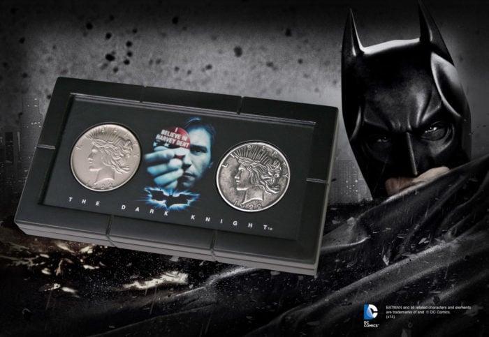 Batman The Dark Knight Replica Harvey Dent & Two-Face Coins, Verzamelen, Film en Tv, Ophalen of Verzenden