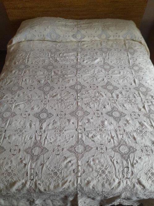 Couvre-lit - 250 cm - 230 cm, Antiek en Kunst, Antiek | Tapijten, Tafelkleden en Textiel