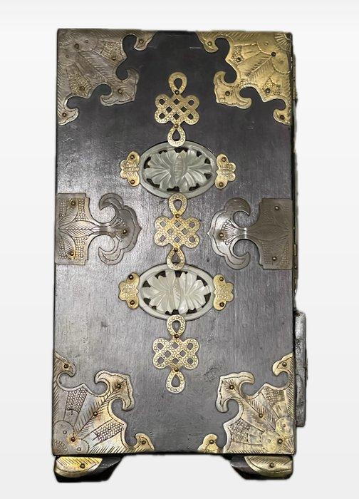 Antieke sieradendoos met inlegwerk en messing bevestigingen., Antiek en Kunst, Antiek | Overige Antiek